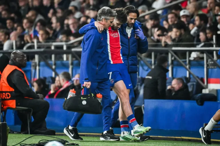 PSG Grosse inquiétude autour de Khvicha Kvaratskhelia