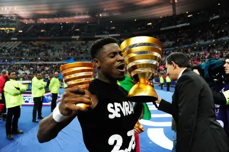 PSG : "Si tu savais comme je regrette", Serge Aurier présente ses excuses à Laurent Blanc