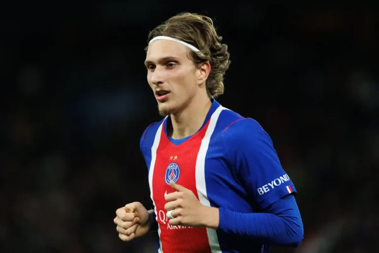PSG le successeur de Kvaratskhelia n'est pas encore prêt