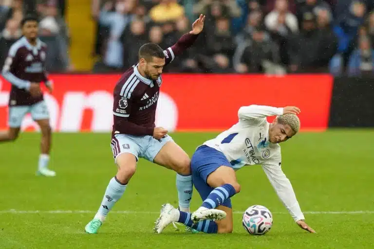 Rico Lewis avec Manchester City