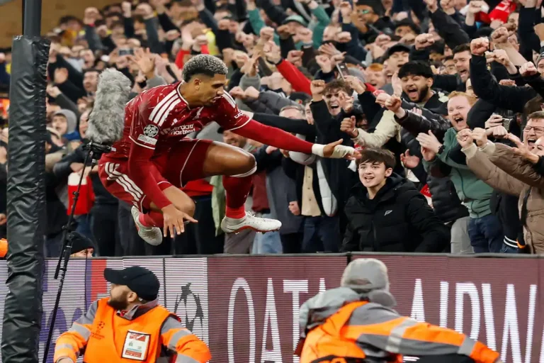 Ronald Araujo sous les couleurs de Liverpool ©Alamy