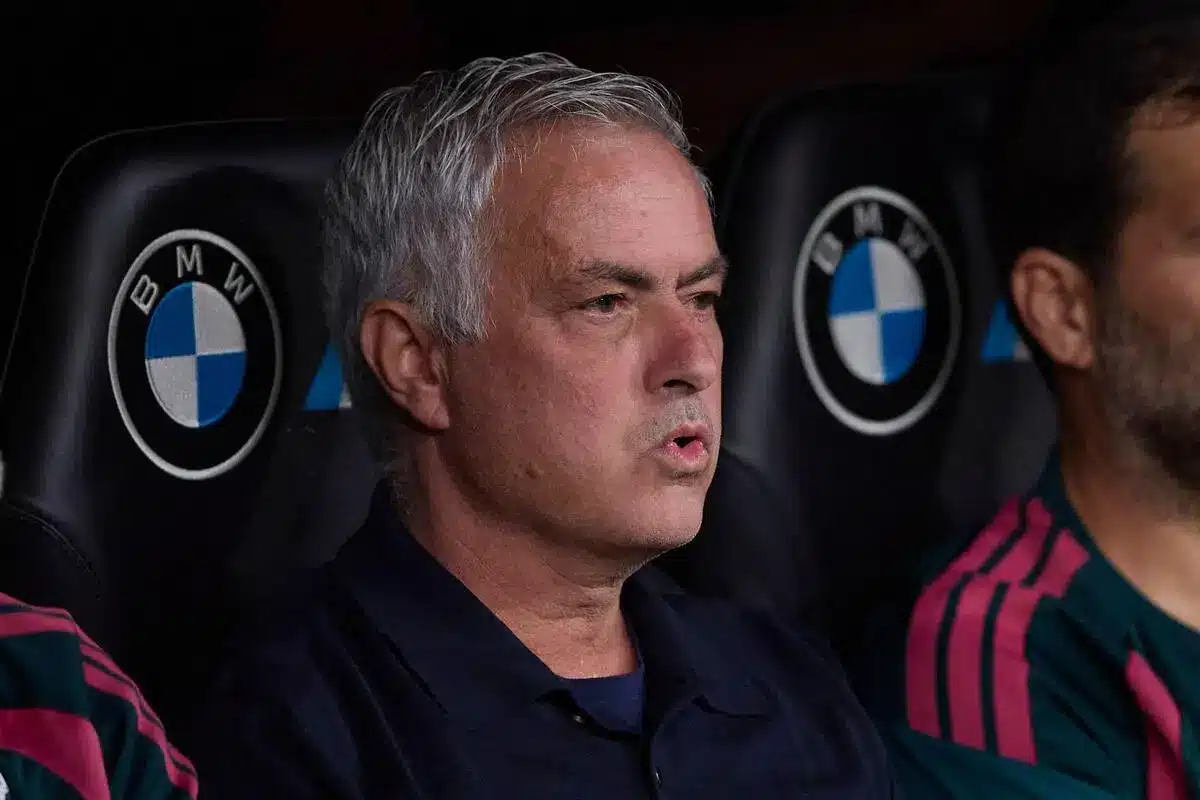 Yan Diomande ou Vini Jr José Mourinho désigne le nouveau titulaire sur le côté gauche au Real Madrid