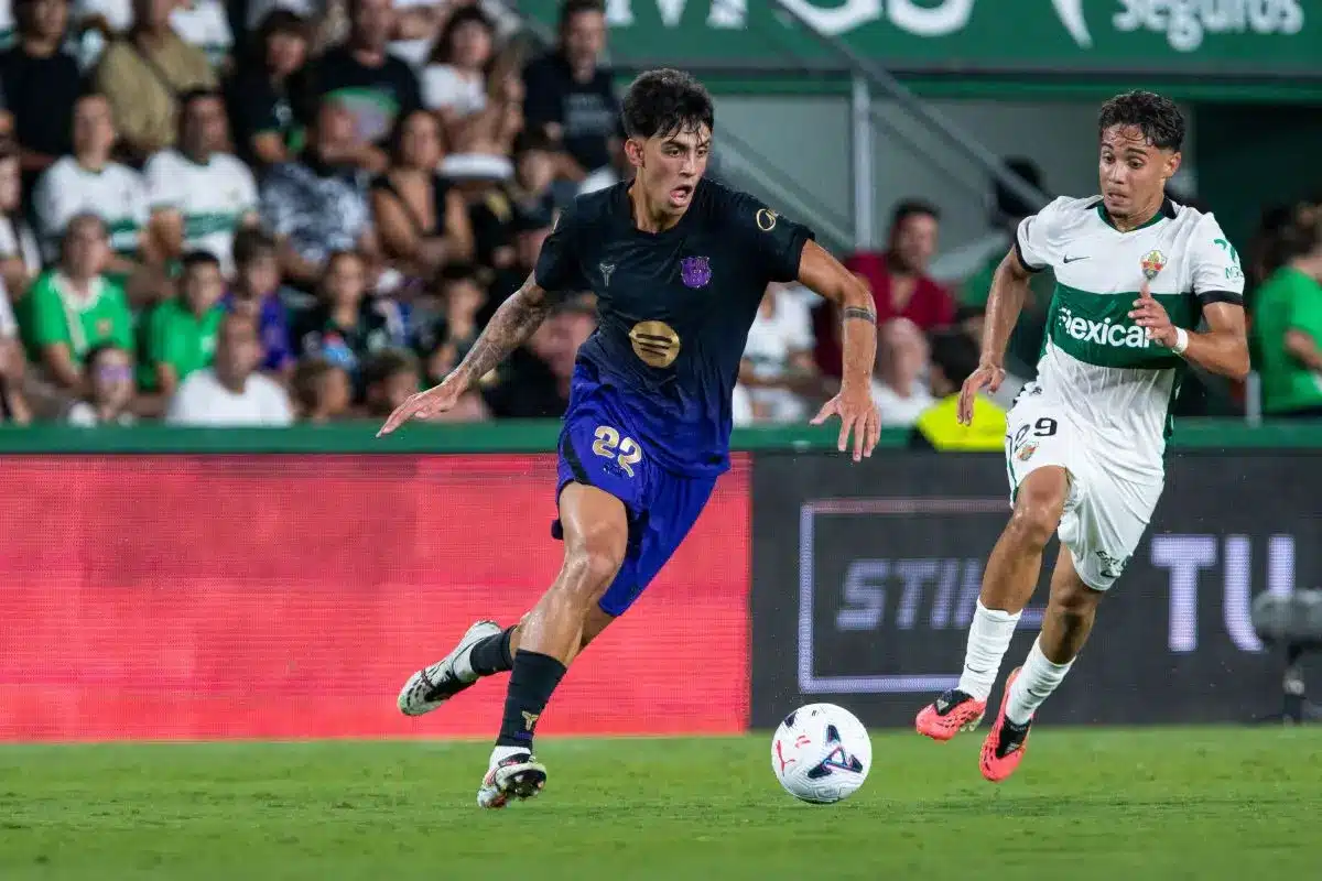 Marc Bernal sous le maillot du Barça @Alamy