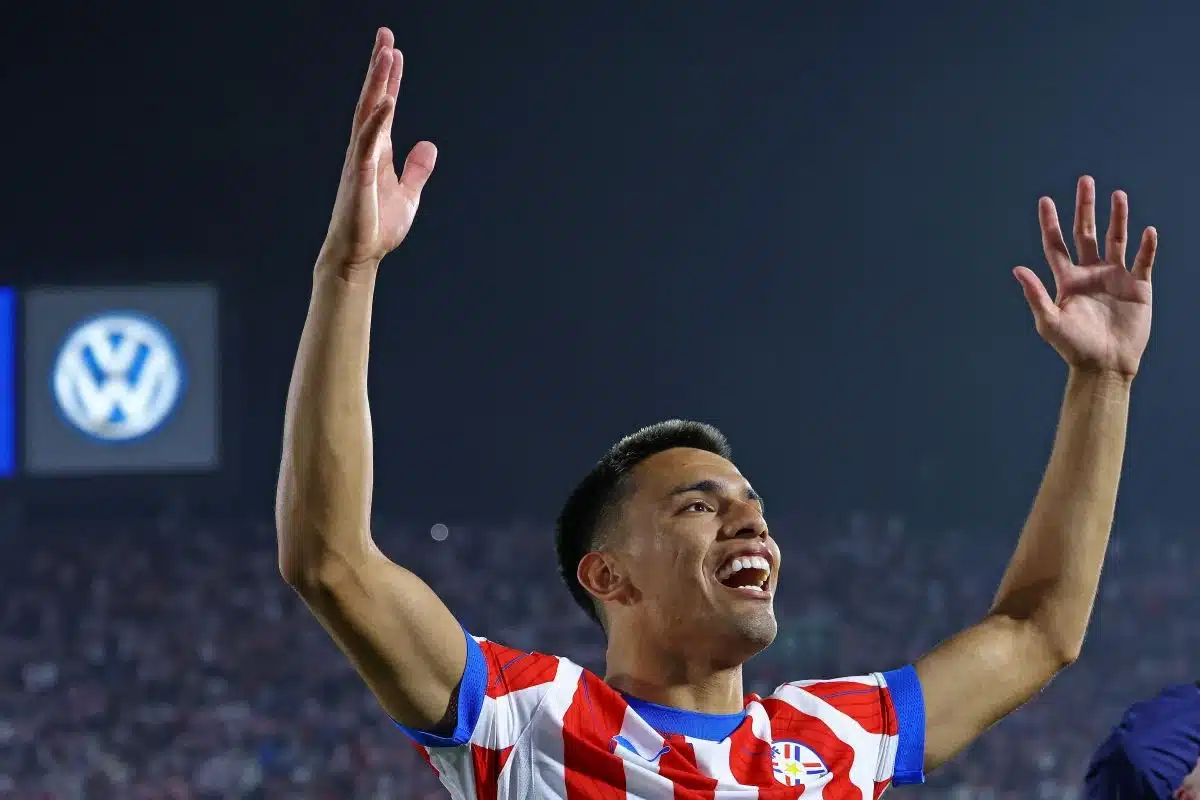 Diego Gomez sous le maillot du Paraguay @Alamy