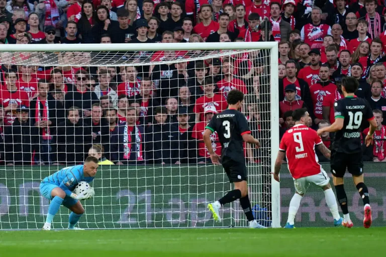 Jasper Cillessen visé par le Bayer Leverkusen ©Alamy