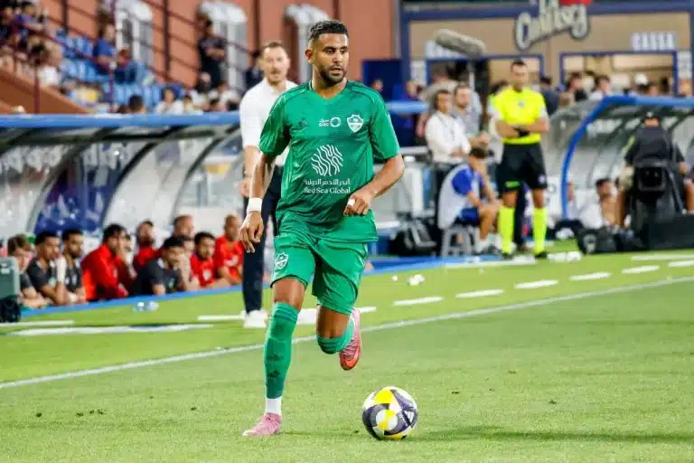 Mahrez sous le maillot d'Al-Ahli @Alamy
