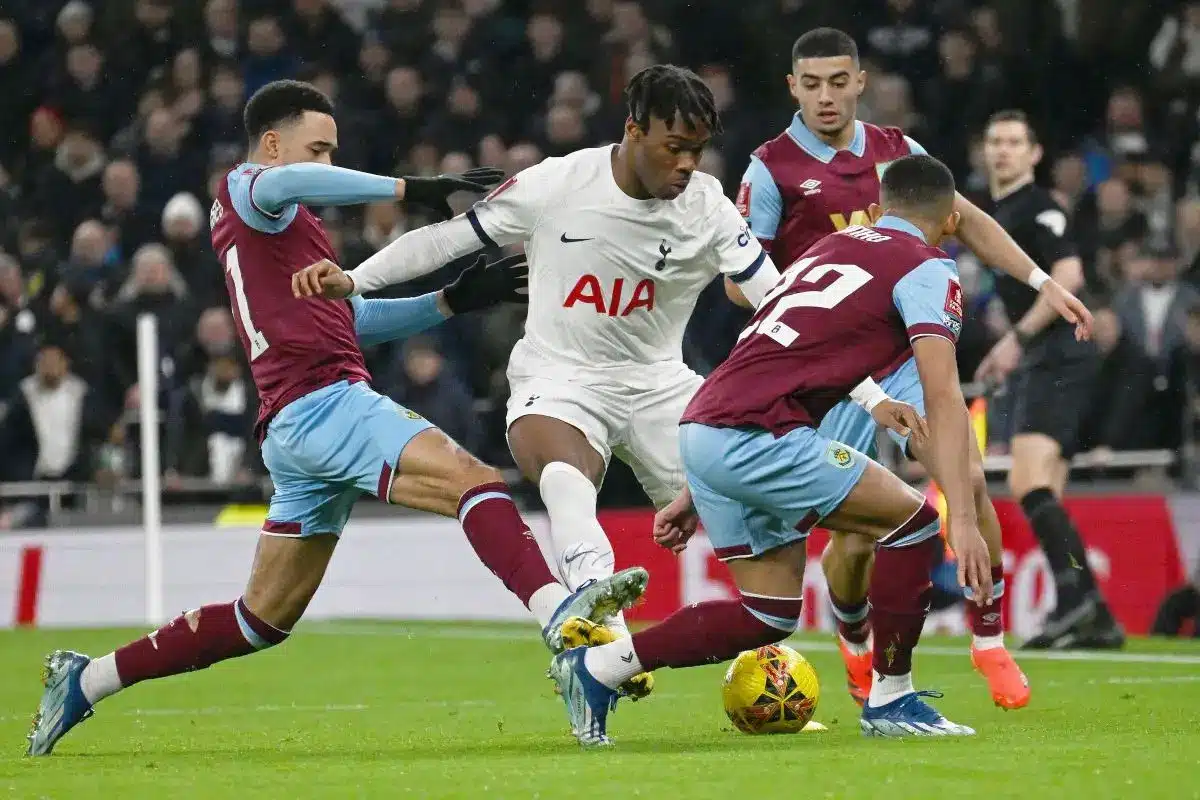 Destiny Udogie sous les couleurs de Tottenham @Alamy